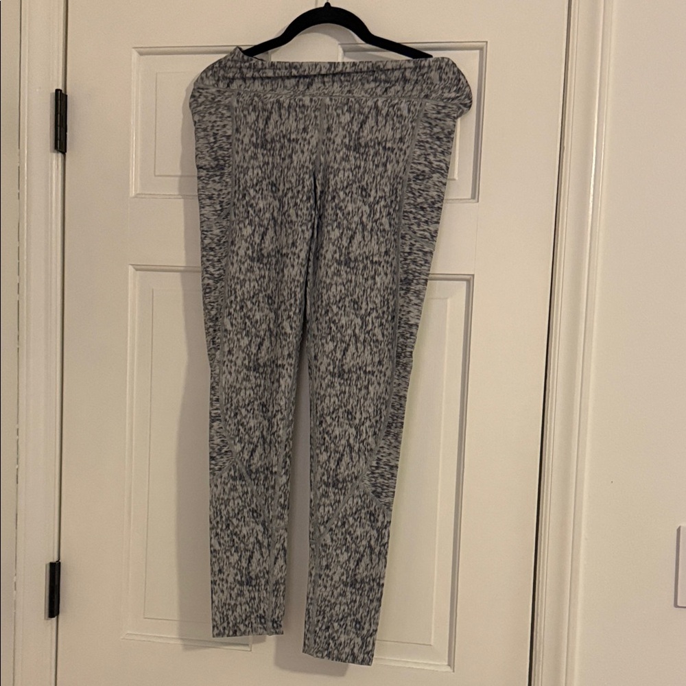 Victoria’s Secret Gray Patterned Leggings